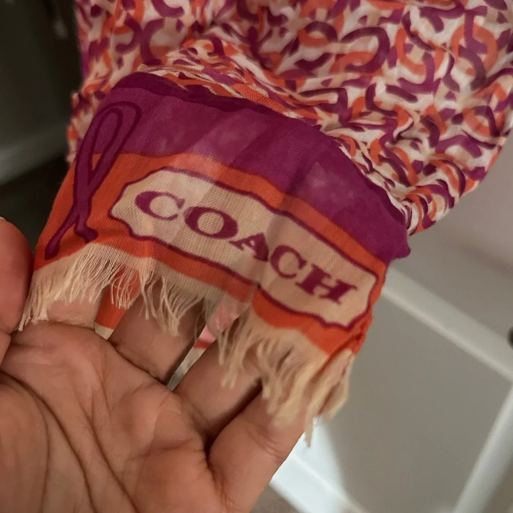 Signature Rose Meadow Print Coach Scarf - Picture 2 of 3